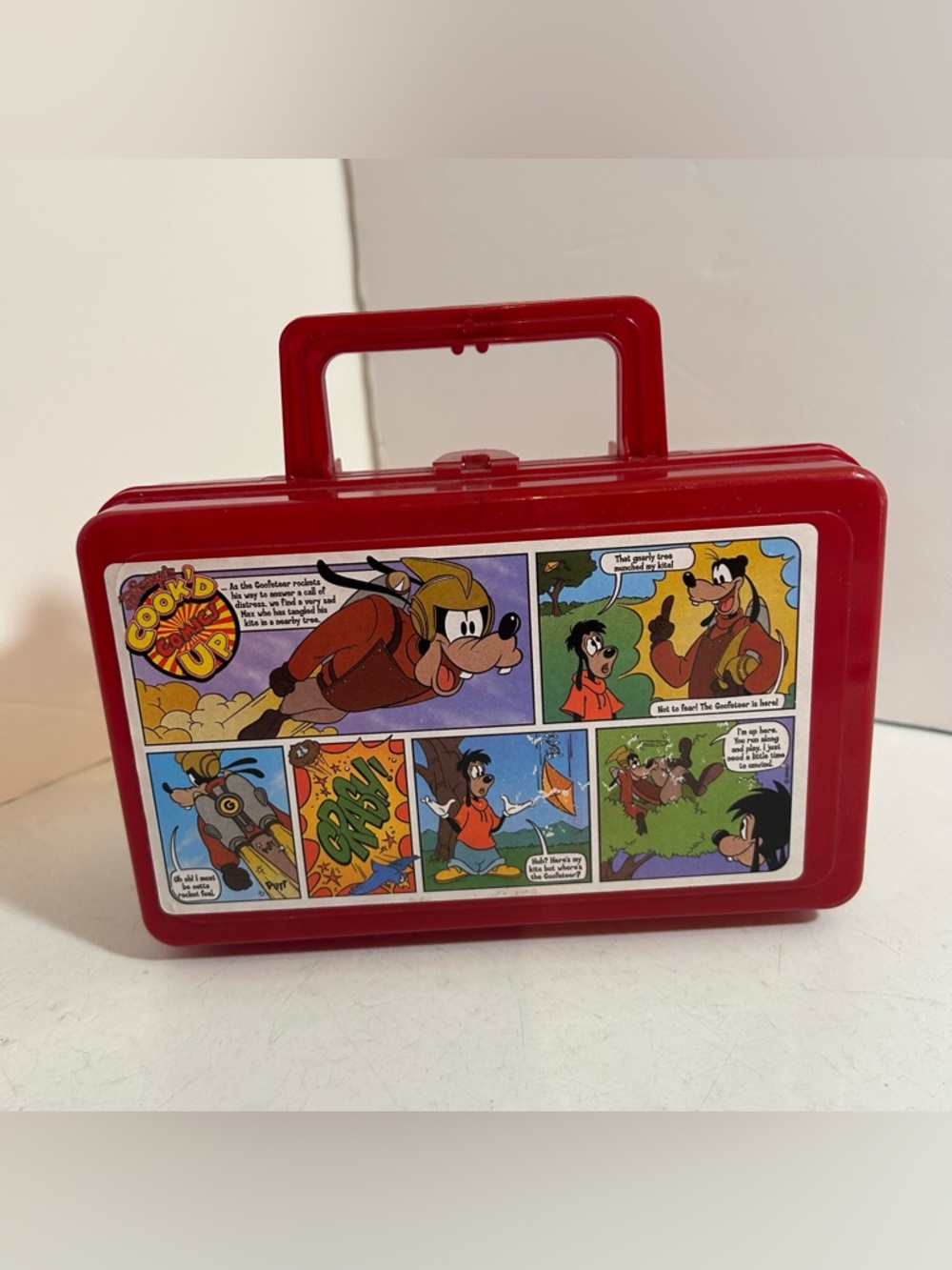 🛍️3/$30 Vintage‎ Disney Goofy & Max cook’d up comics red plastic lunchbox